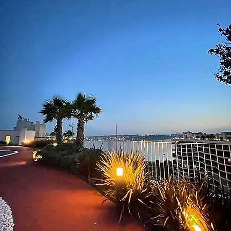 Szálloda Golden Stones House View 4*